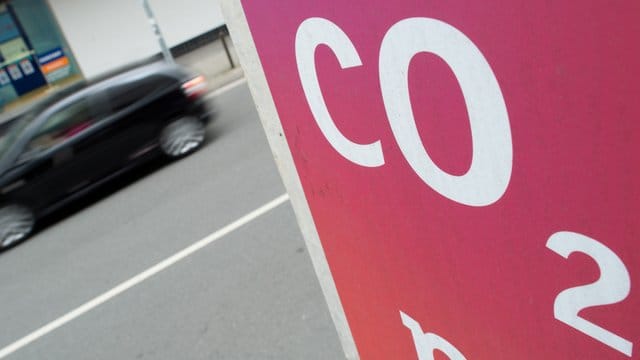 Im vergangenem Jahr wurden durch den Autoverkehr 6,4 Prozent mehr CO2 freigesetzt als 2010. Im vergangenem Jahr wurden durch den Autoverkehr 6,4 Prozent mehr CO2 freigesetzt als 2010.