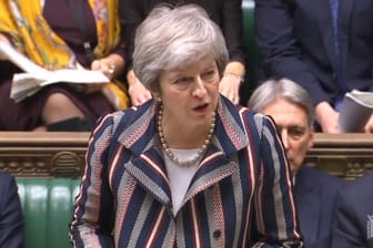 Premierministerin Theresa May spricht vor dem Unterhaus des britischen Parlaments über den Brexit: Medienberichten zufolge wird es wohl am 11. Dezember im Parlament in London zur entscheidenden Abstimmung kommen.