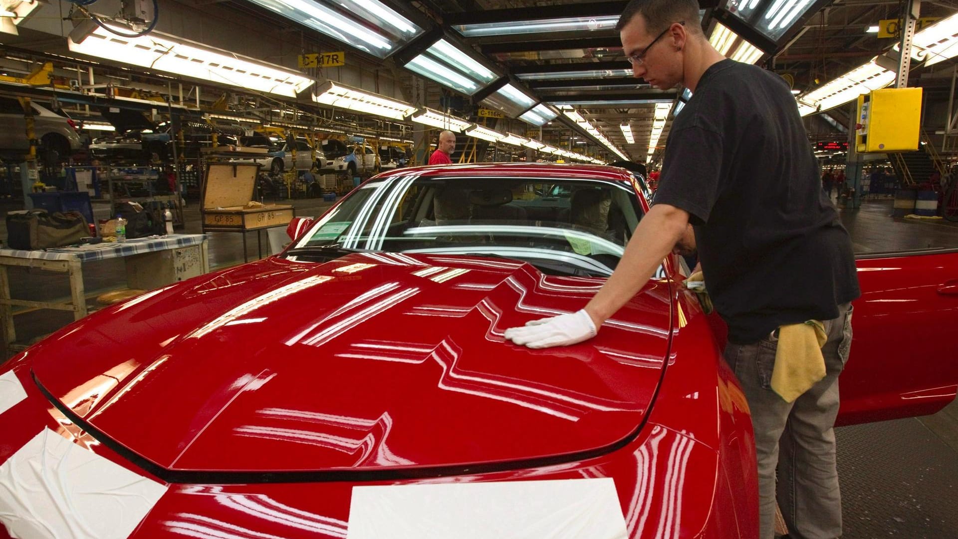 Der Autobauer streicht Tausende Stellen in Nordamerika.