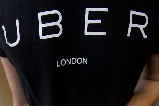 Die "Uber"-App auf einem Smartphone.