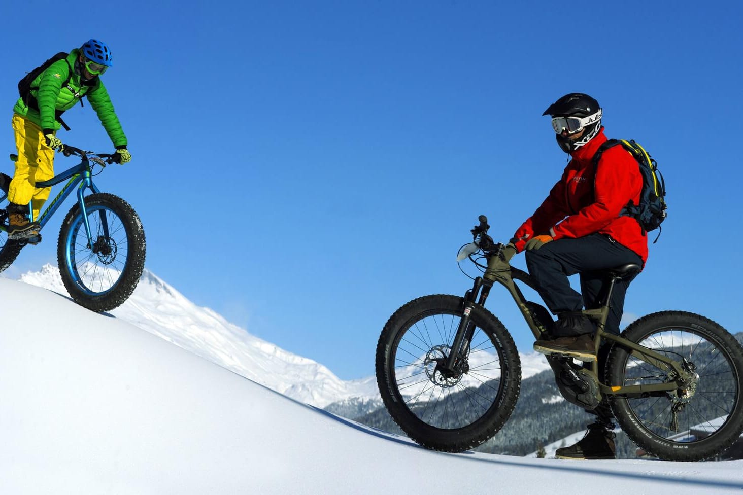 Mountainbiker im Winter