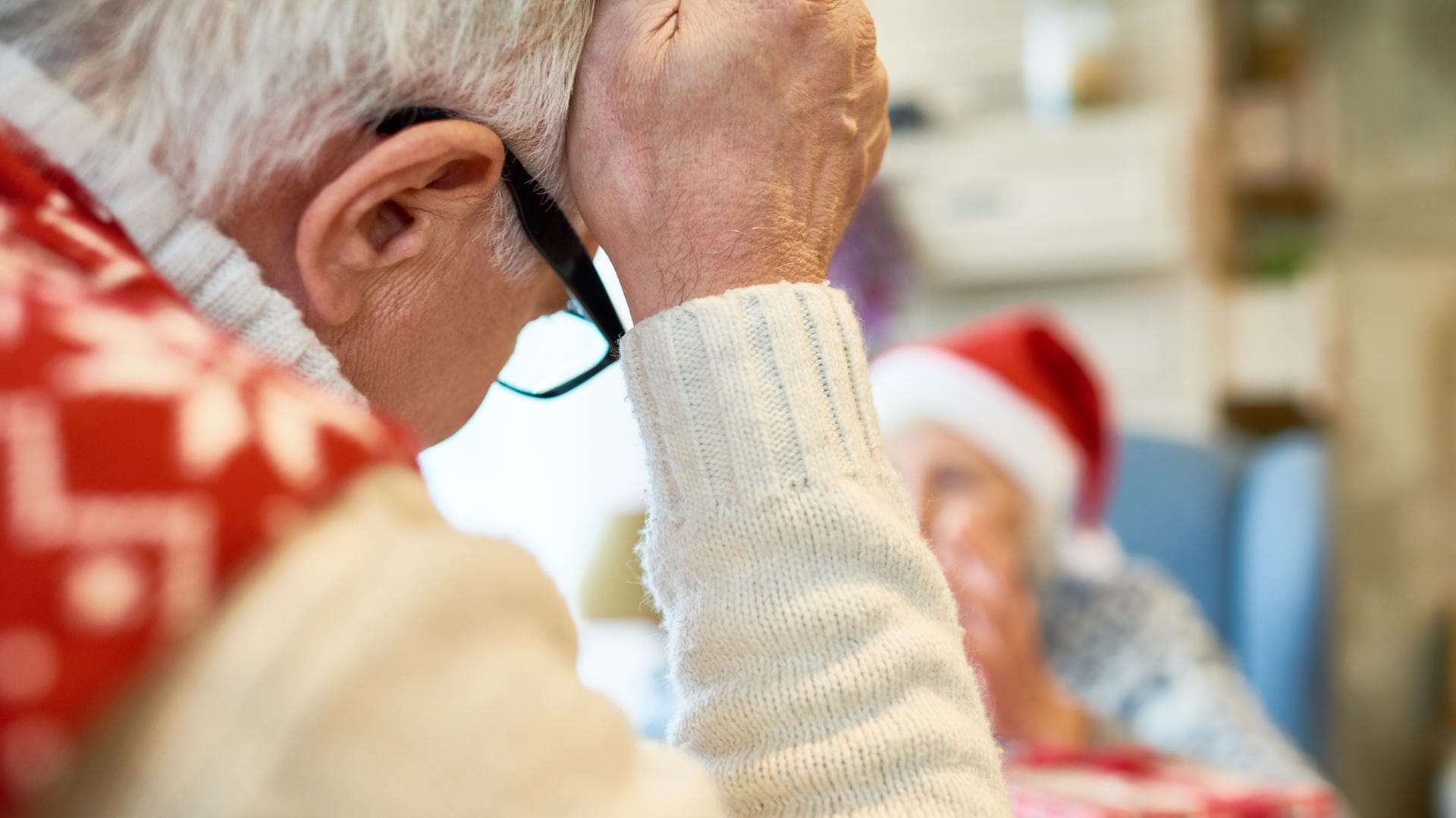 Besonders ältere Leute fühlen sich an Weihnachten oft allein. (Symbolfoto)