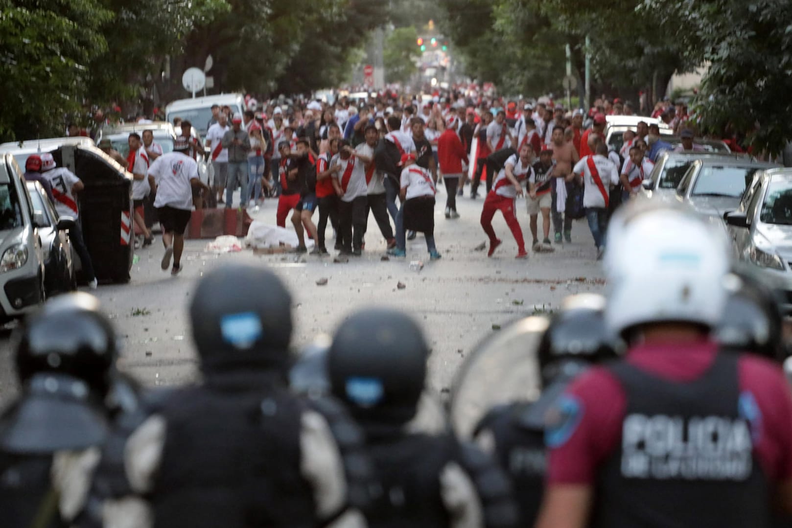 Krawallen sorgten für eine Absage des Spiels River Plate gegen Boca Juniors.