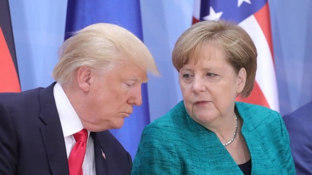 US-Präsident Donald Trump will Bundeskanzlerin Angela Merkel in Buenos Aires zu einem Gespräch treffen. US-Präsident Donald Trump will Bundeskanzlerin Angela Merkel in Buenos Aires zu einem Gespräch treffen.