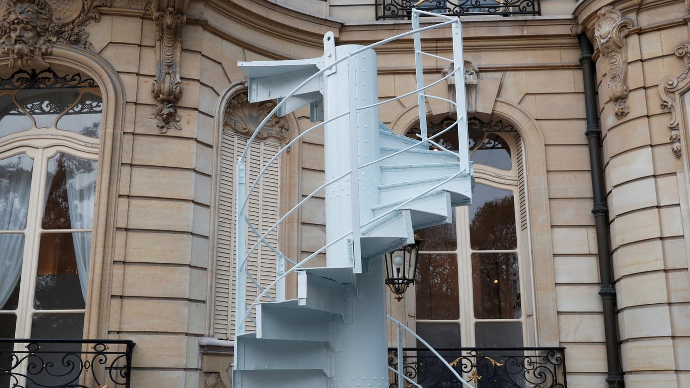 Wendeltreppe des Eiffelturms: Ein Teil der Treppe wurde in Paris bei einer Auktion versteigert.