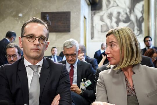 EU-Außenministerin Federica Mogherini und Bundesaußenminister Heiko Maas während der Afghanistan-Konferenz in Genf.