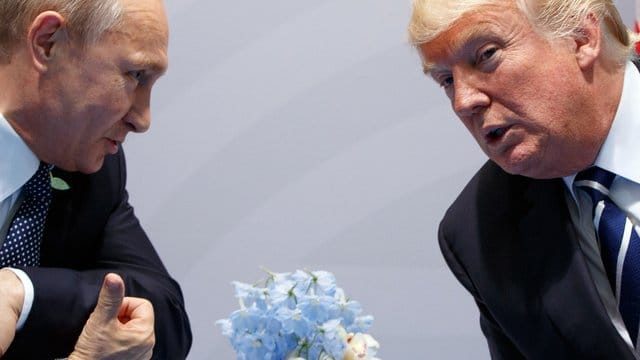 Wladimir Putin und Donald Trump beim G20-Gipfel in Hamburg im vergangenen Sommer.