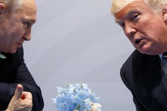 Wladimir Putin und Donald Trump beim G20-Gipfel in Hamburg im vergangenen Sommer.