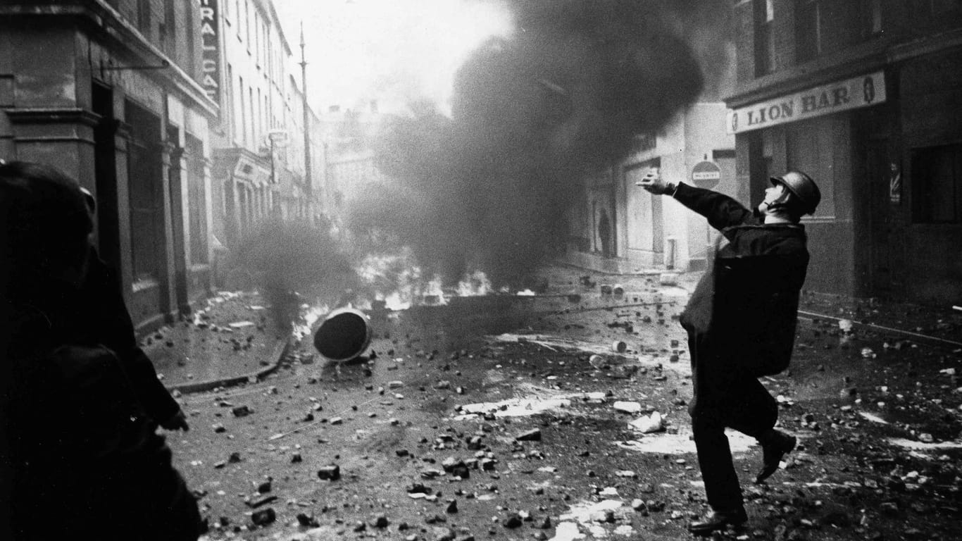 Straßenkämpfe in Nordirland Anfang 1972: Der Brexit droht auch das Geld für den Friedensprozess zum Versiegen zu bringen.