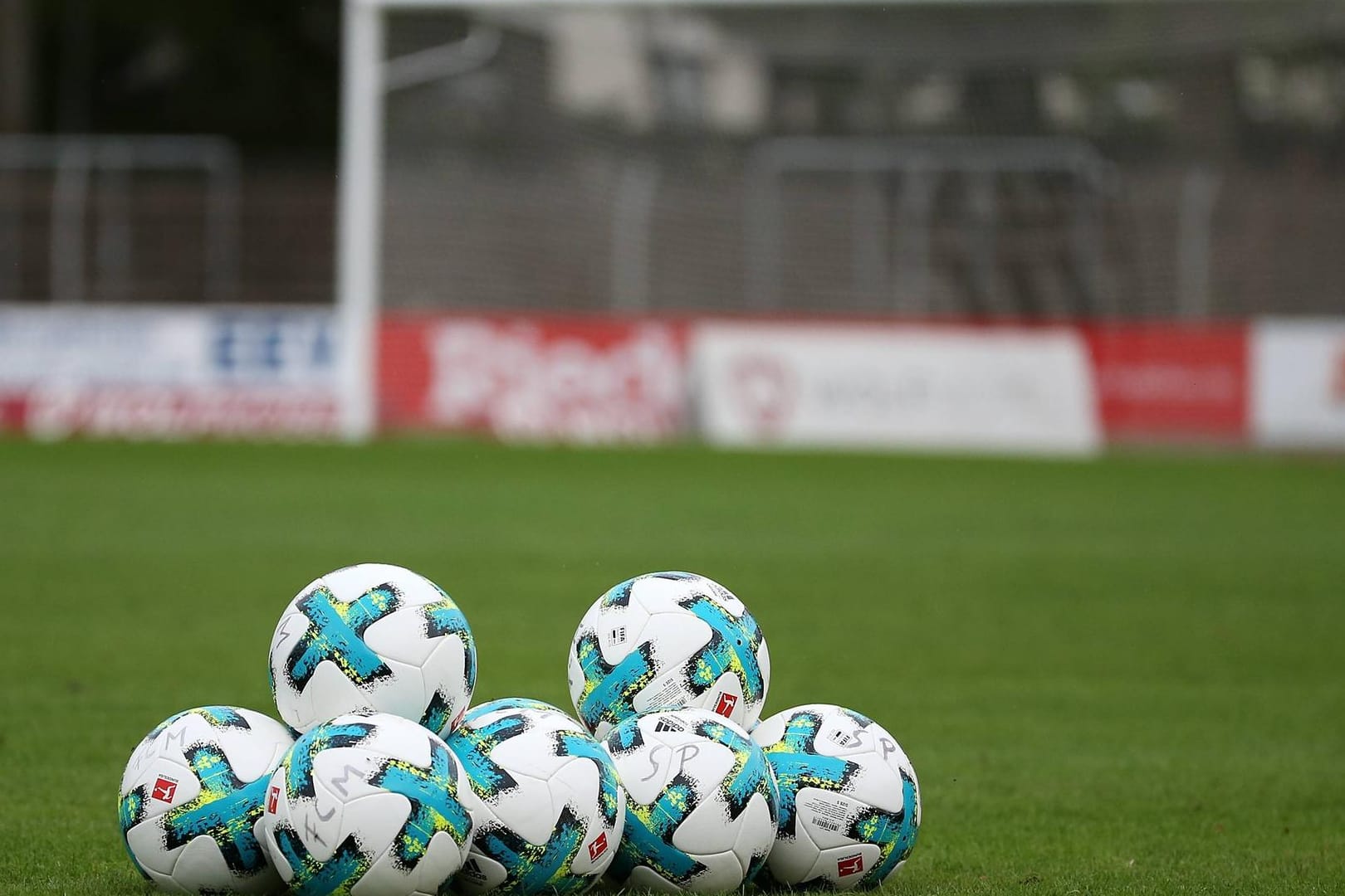 Beim Ballybrack FC rollte der Ball nicht. Aus erfundenen Gründen.