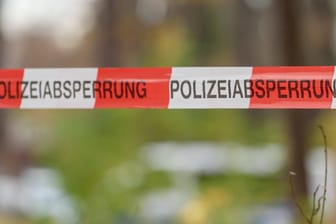 Polizeiabsperrung: Ein 15-Jähriger war nicht von der Schule nach Hause gekommen. (Symbolbild)