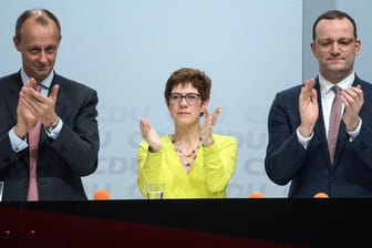 Friedrich Merz, Kramp-Karrenbauer, Jens Spahn: Die drei aussichtsreichsten Bewerber für die Nachfolge von Kanzlerin Merkel an der Parteispitze stellen sich den CDU-Mitgliedern der NRW-Basis vor.