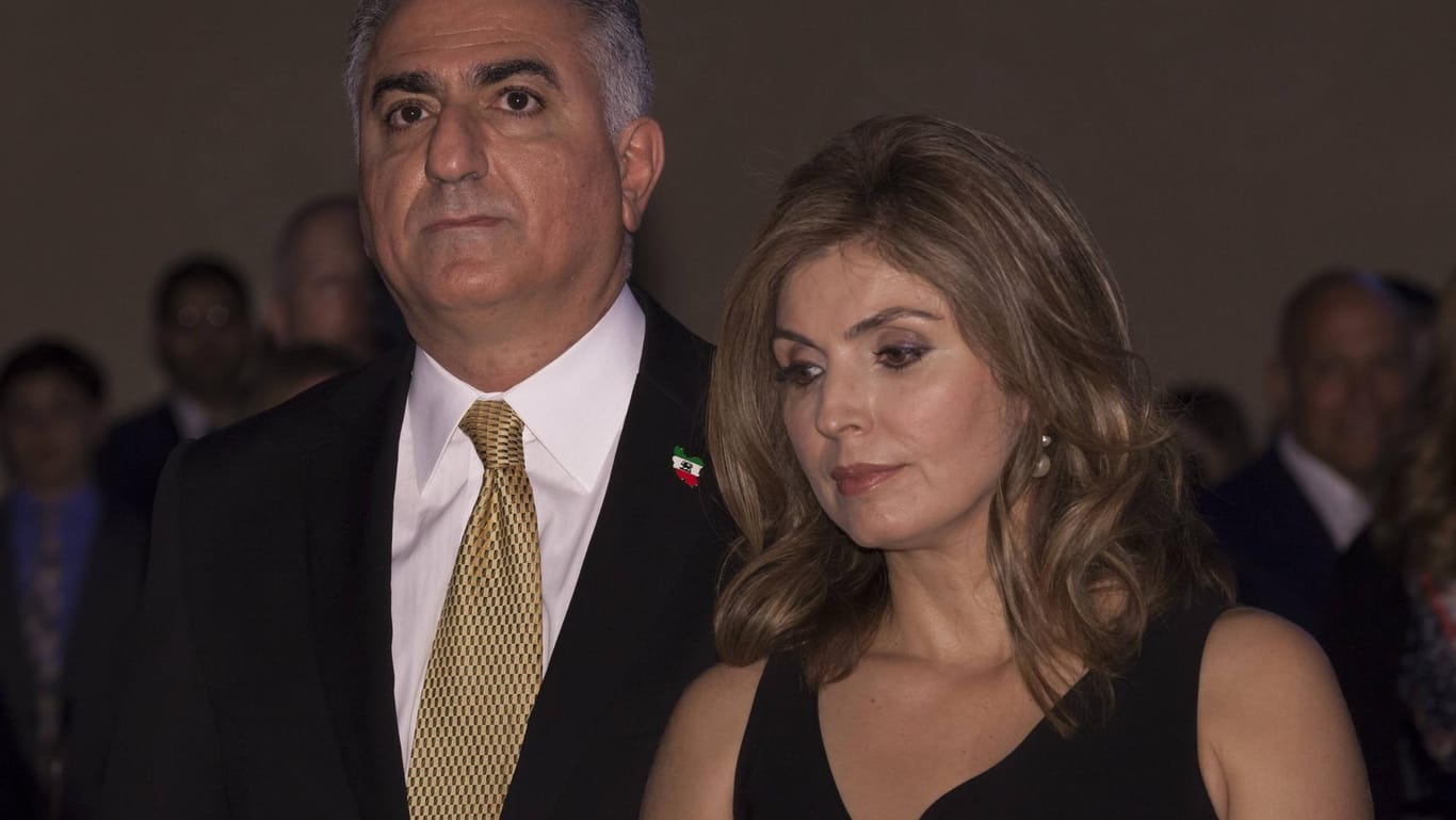 Iranisches Kronprinzenpaar : Reza Pahlavi und seine Ehefrau Yasmine Pahlavi.
