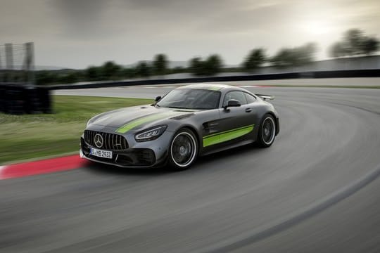 Abgespeckt: Mercedes-AMG bringt im Zuge der GT-Modellpflege auch das etwas leichtere GT-R-Sondermodell Pro auf den Markt.