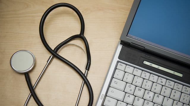 Deutschland hinkt einer Studie zufolge bei der Digitalisierung im Bereich Gesundheit hinterher. Deutschland hinkt einer Studie zufolge bei der Digitalisierung im Bereich Gesundheit hinterher.
