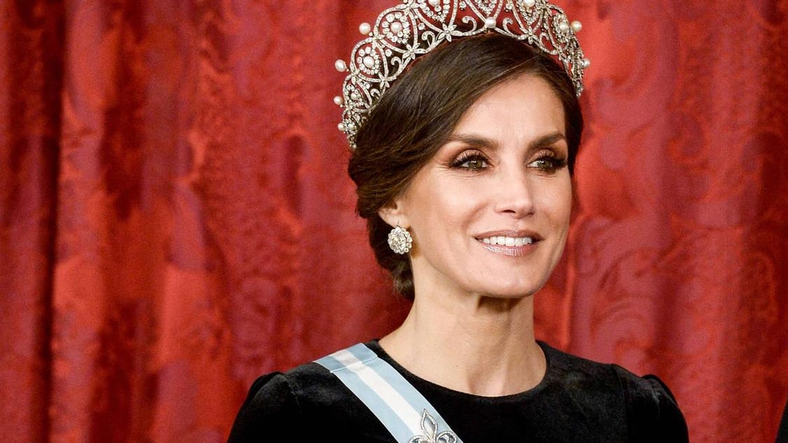 Im großen Stil: Letizia von Spanien zeigt sich ganz glamourös.