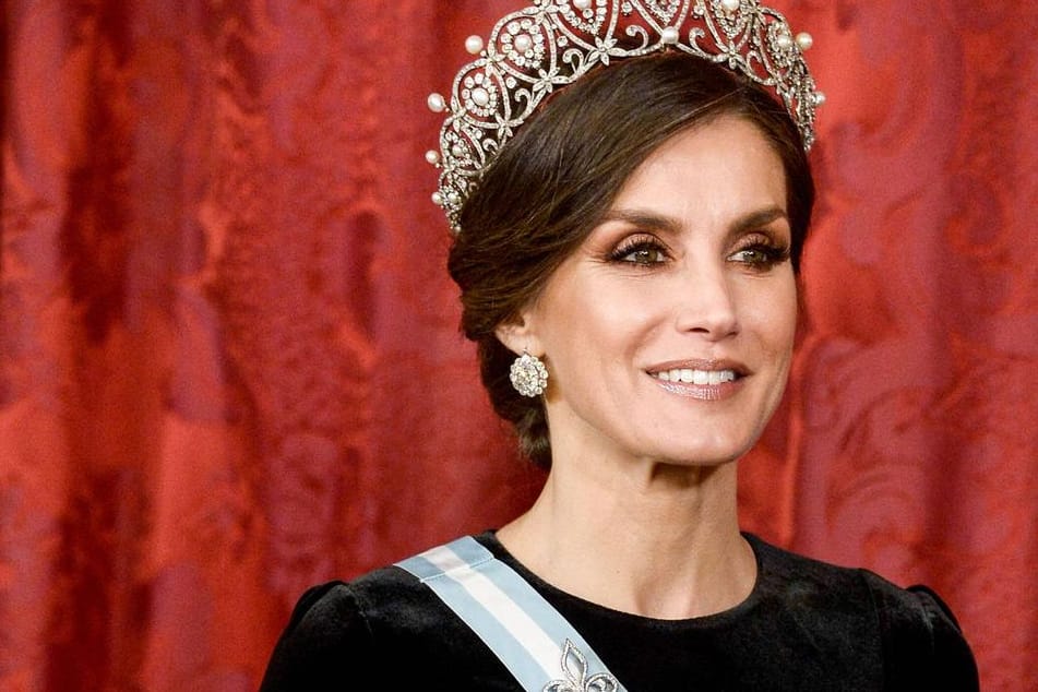 Im großen Stil: Letizia von Spanien zeigt sich ganz glamourös.