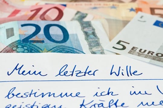 Den letzten Willen muss man handschriftlich verfassen - andernfalls ist ein selbstverfasstes Testament ungültig. Den letzten Willen muss man handschriftlich verfassen - andernfalls ist ein selbstverfasstes Testament ungültig.