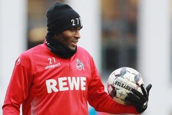 Zum Zuschauen verdammt: Anthony Modeste hat weiter keine Spielgenehmigung für den 1. FC Köln.