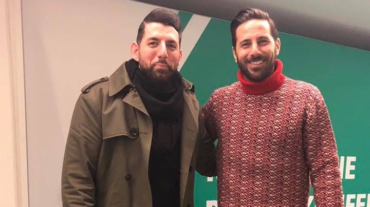 Gut gelaunt: Pizarro (r.) beim Interview mit t-online.de-Redakteur David Digili.