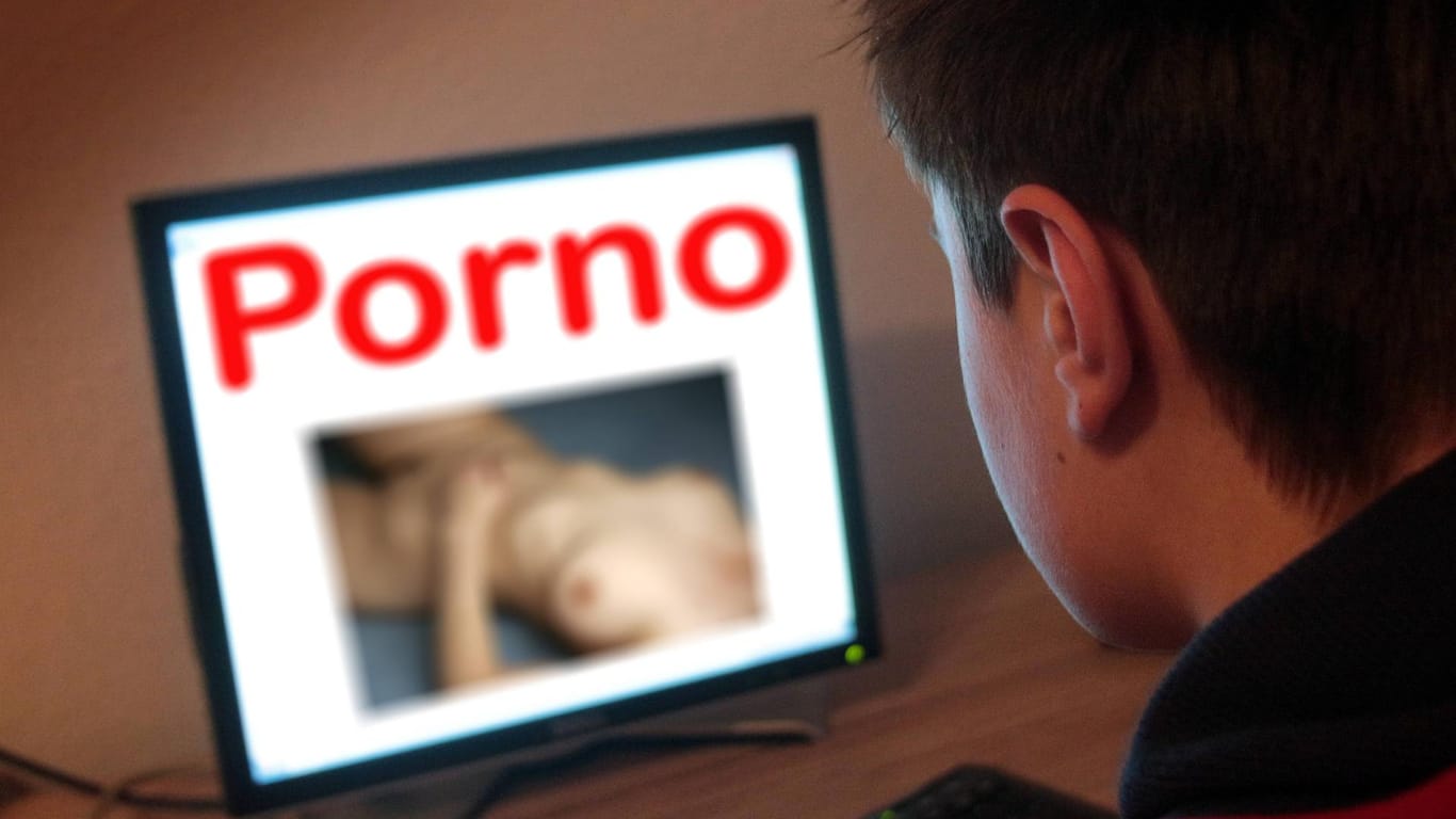 Sexbilder auf dem Computer (Symbolbild): Schüler haben in Hessen Lehrer-Fotos in Pornos montiert.
