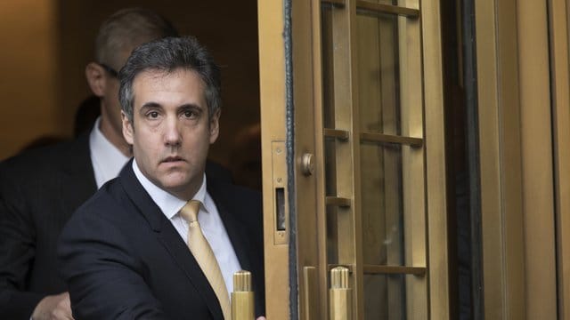Michael Cohen, Ex-Anwalt des heutigen US-Präsidenten Donald Trump, verlässt das Bundesgericht in New York. Michael Cohen, Ex-Anwalt des heutigen US-Präsidenten Donald Trump, verlässt das Bundesgericht in New York.
