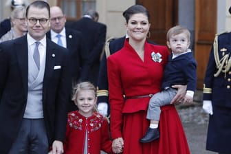 Familienglück: Prinz Daniel (l.) und Kronprinzessin Victoria (2.v.r.) mit ihren Kindern, Prinzessin Estelle und Prinz Oscar.