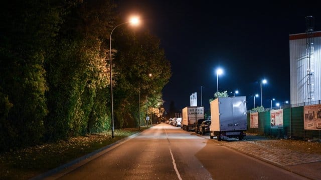 Mitte Oktober war eine 18-Jährige hinter einem Diskothekenareal in Freiburg von mindestens zehn Männern vergewaltigt worden. Mitte Oktober war eine 18-Jährige hinter einem Diskothekenareal in Freiburg von mindestens zehn Männern vergewaltigt worden.