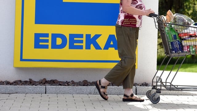 Der bei Edeka und Marktkauf angebotene Artikel "Edeka Schokoladen Lebkuchen, Herzen, Sterne und Brezeln zartbitter" ist von einem Rückruf betroffen.