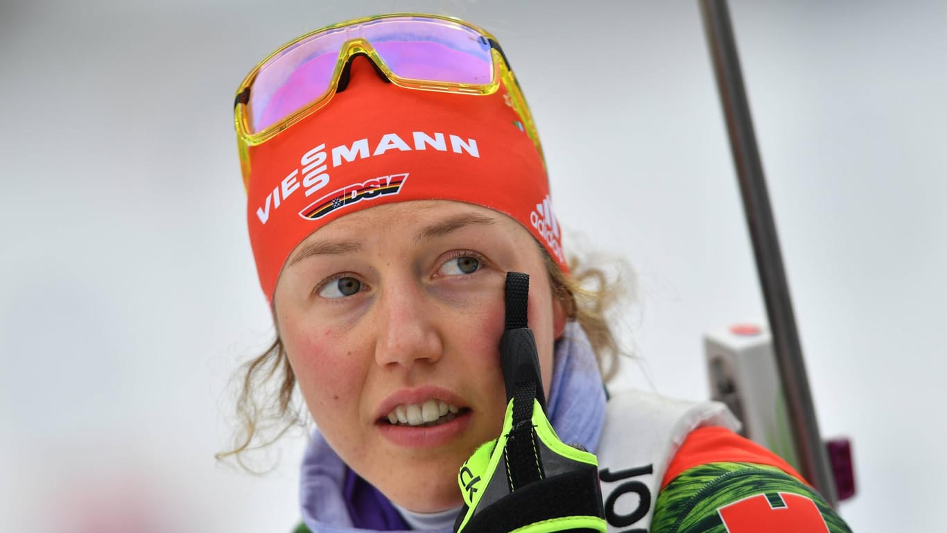 Laura Dahlmeier muss auf das erste Rennen in der neuen Saison warten.
