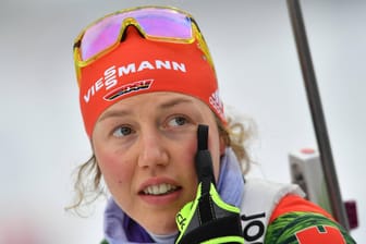 Laura Dahlmeier muss auf das erste Rennen in der neuen Saison warten.