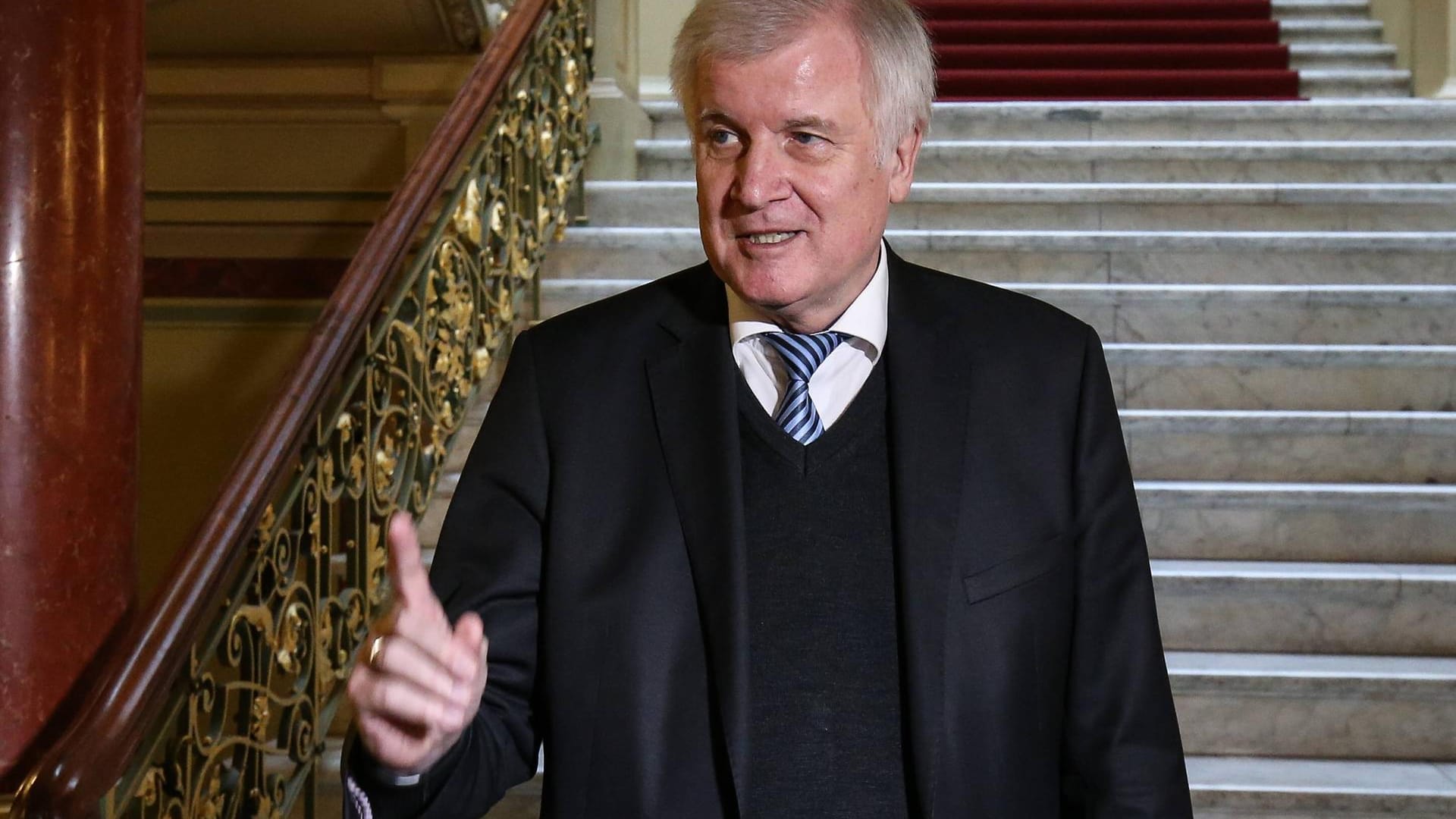 Bundesinnenminister Horst Seehofer (CSU) will wohl die "Rote Hilfe" verbieten.