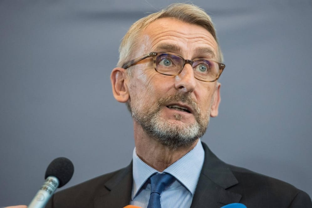 Armin Schuster: Der CDU-Politiker war Horst Seehofers Favorit auf die Maaßen-Nachfolge.