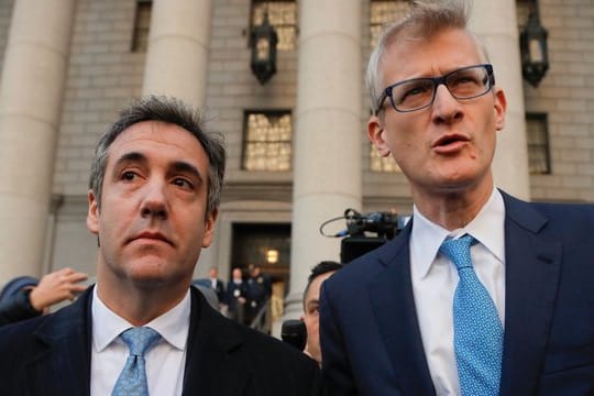 Michael Cohen (l.