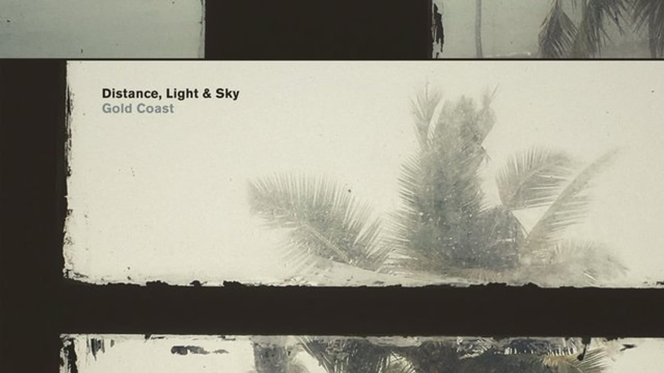 Mit seinem Band-Projekt Distance, Light & Sky hat Chris Eckman eines der schönsten Alben seiner Karriere aufgenommen.