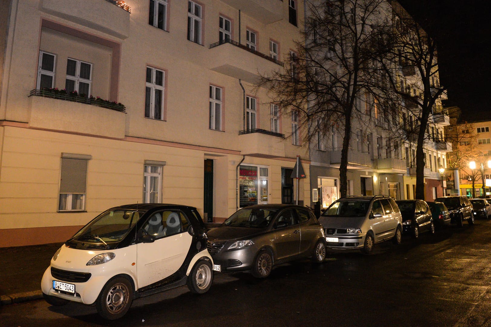 Die Rückertstraße in Berlin-Charlottenburg: Vor einem der Häuser wurde am Samstagabend ein Mann erschossen.