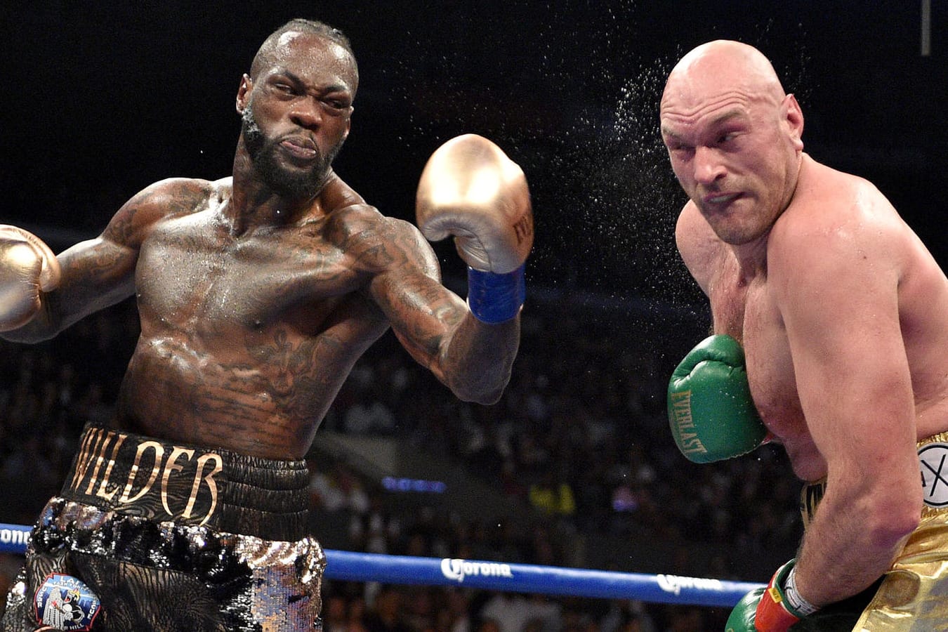 Kein Sieger im großen Kampf: Deontay Wilder (l.) und Tyson Fury waren ebenbürtig.