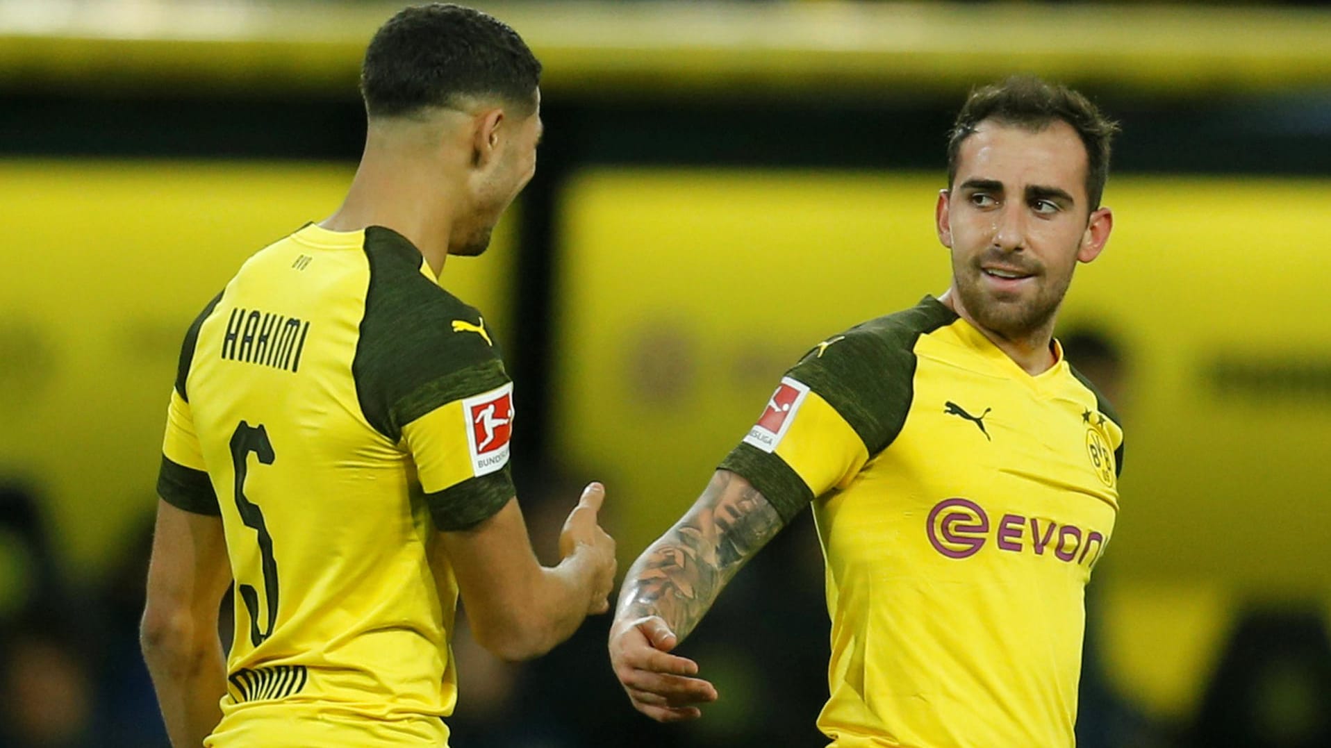 Hat schon wieder getroffen: Paco Alcacer (r.).