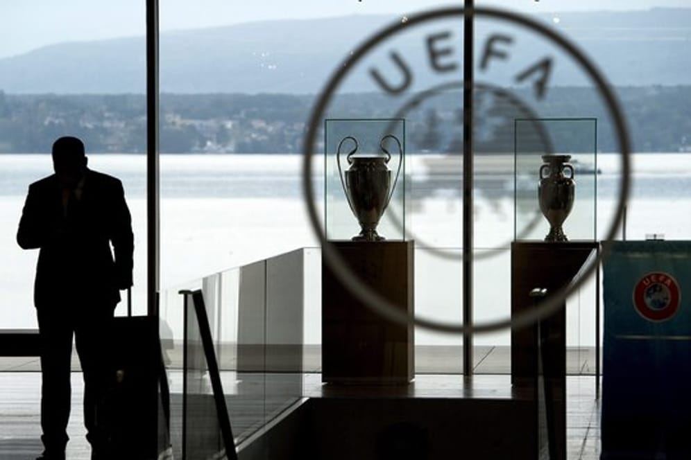 Die UEFA führt ab 2021 einen dritten europäischen Pokal-Wettbewerb ein.