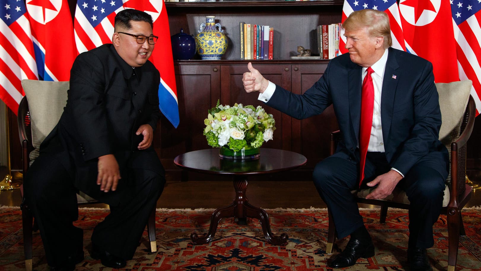 Nordkoreas Machthaber Kim Jong Un (l.) und US-Präsident Donald Trump bei ihrem Treffen im Juni: Kommt der nächste Gipfel schon im Januar?