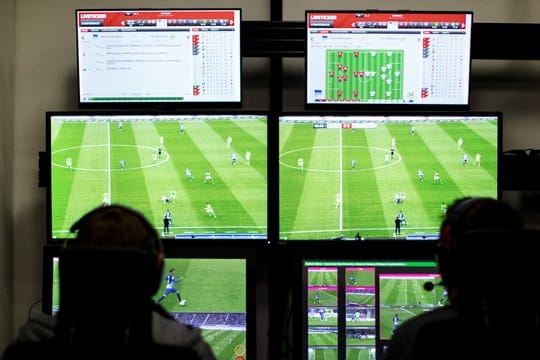 Auch in der Champions League kommt der Videoschiedsrichter bald zum Einsatz.