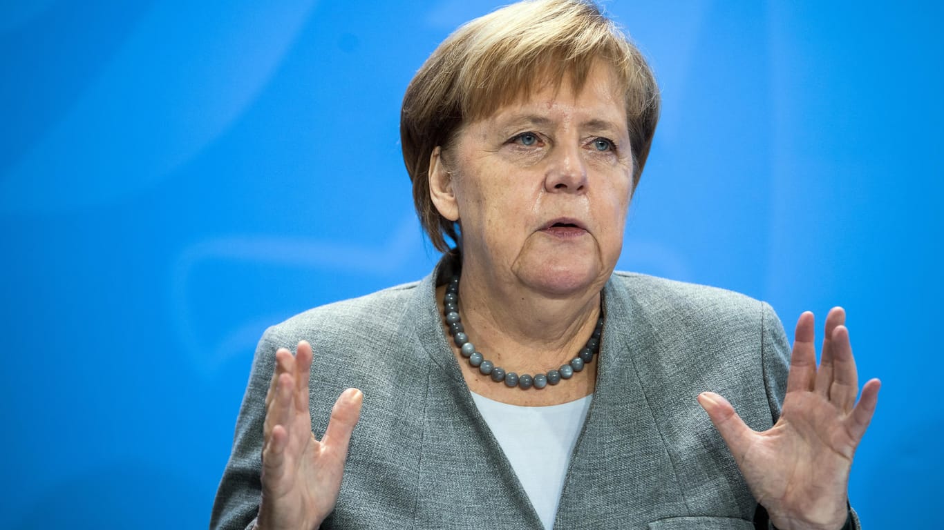 Angela Merkel: Die Bundeskanzlerin fliegt kurzfristig nach Washington, um der Trauerfeier von George H. W. Bush beizuwohnen.