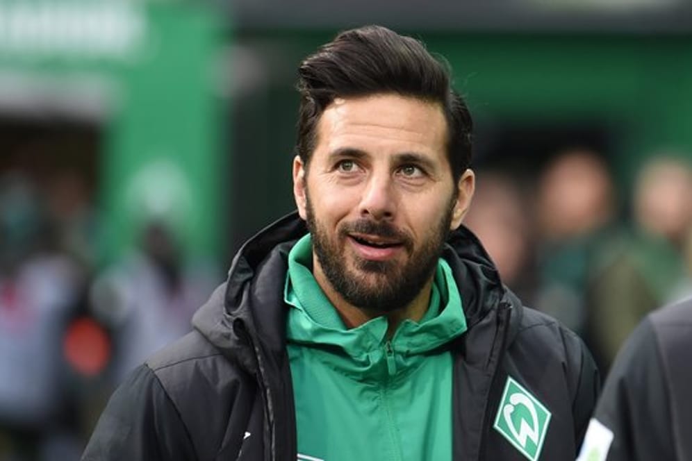 Werder-Routinier Claudio Pizarro muss krankheitsbedingt mit dem Training aussetzen.