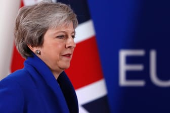Theresa May, Premierministerin von Großbritannien: Es wird spekuliert, dass May nach einer verlorenen Brexit-Abstimmung mit Neuwahlen drohen wird.