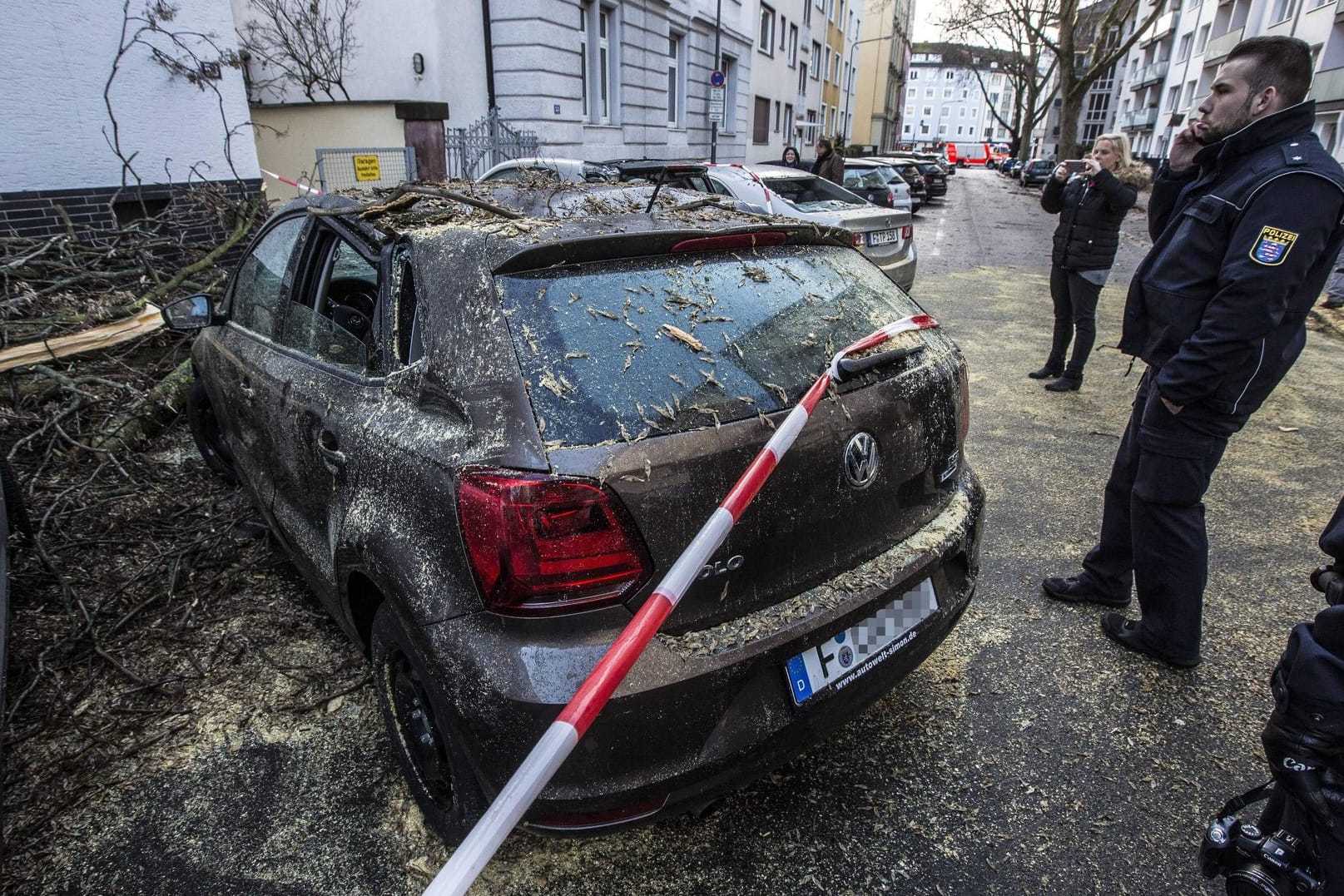 Sturmschäden in Frankfurt: Experten prognostizieren, dass Schäden durch Wetterkatastrophen in den nächsten Jahren zunehmen werden.