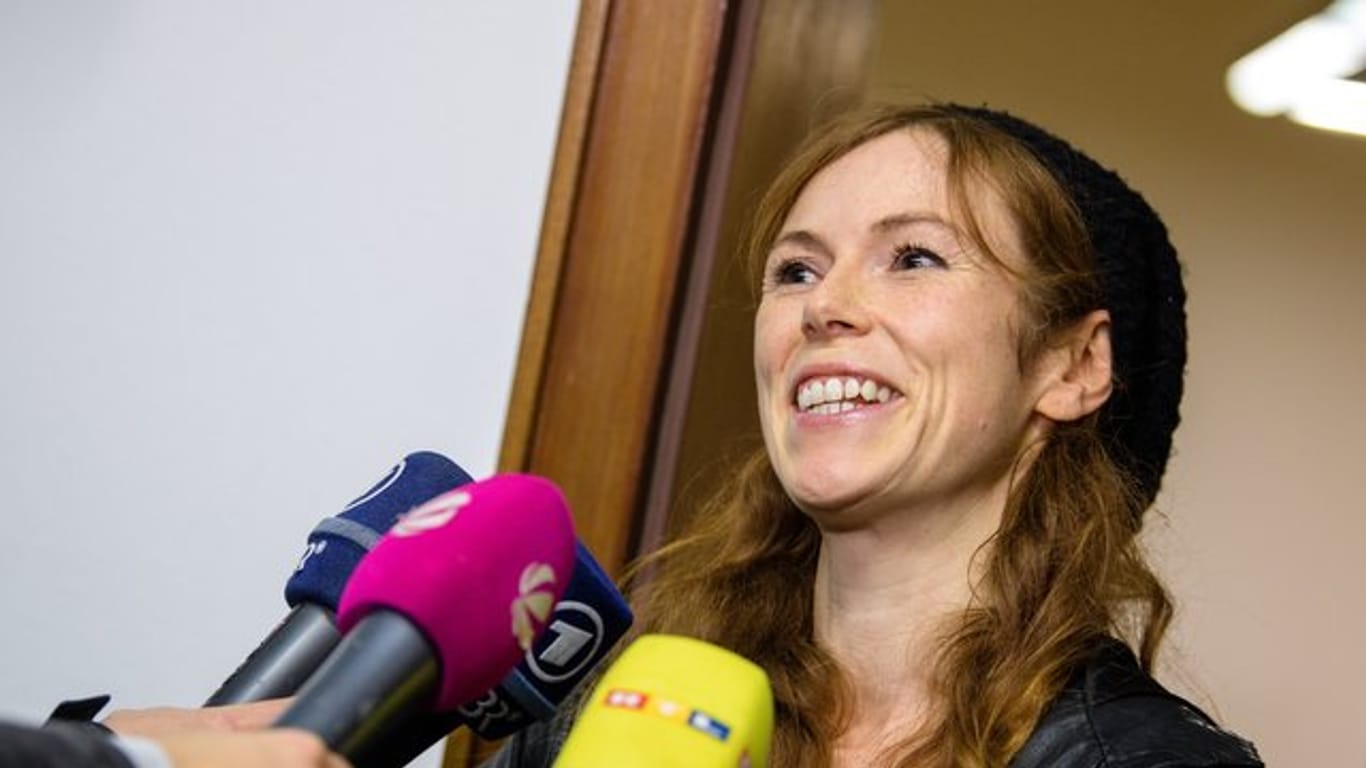 Die Schauspielerin Antje Mönning nach dem Prozess in Kaufbeuren.