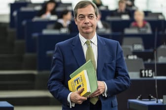 Nigel Farage: Der britische Rechtspopulist Nigel Farage hat seinen Austritt aus der Ukip-Partei verkündet.