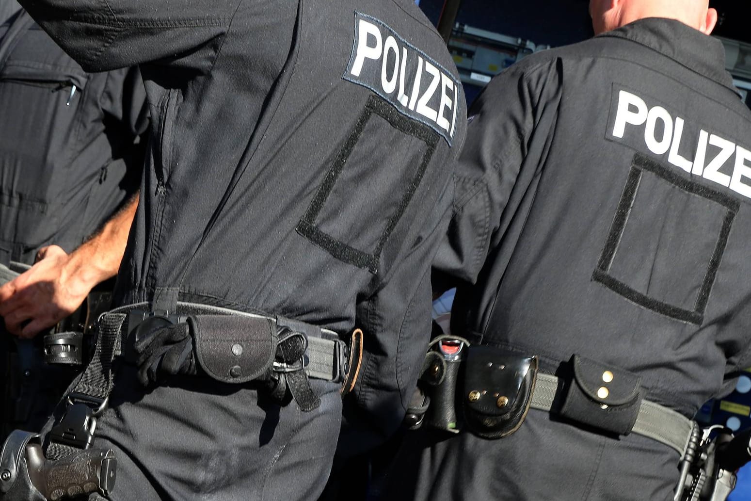 Im Zuge internationaler Ermittlungen gegen die italienische Mafia sind auch in Deutschland Hunderte Polizisten und Beamte des BKA bei Groß-Razzien im Einsatz. (Symbolbild)