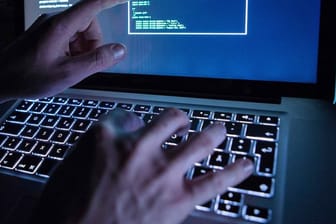 Auf der Plattform Quroa wurden Nutzerdaten wie Name, E-Mail-Adresse, unkenntlich gemachte Passwörter und Direktnachrichten gestohlen.