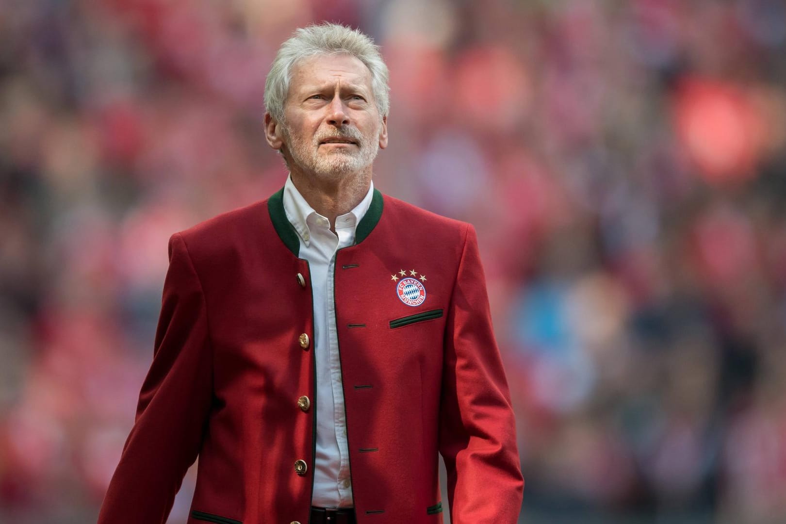 Paul Breitner gab nach einem Streit mit Bayern-Präsident Uli Hoeneß seine Ehrenkarte für die Münchner Arena zurück.